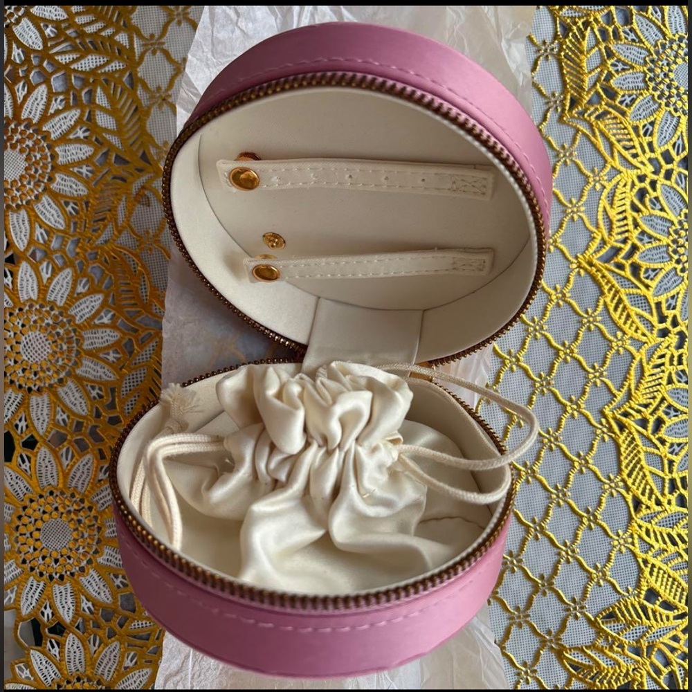 Gucci Round Travel Jewelry Case